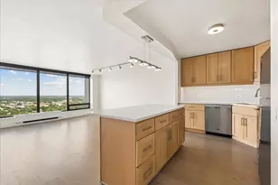 5445 N Sheridan Rd, Chicago, IL 60640 - Photo 5