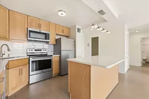 5445 N Sheridan Rd, Chicago, IL 60640 - Photo 7