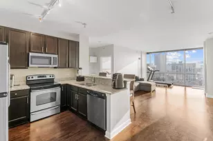 1901 S Calumet Ave, Chicago, IL 60616 - Photo 3