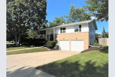 17 S Winston Drive, Palatine, IL 60074 - Photo 1