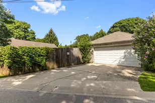 27 Pleasant Ave, Highwood, IL 60040 - Photo 23