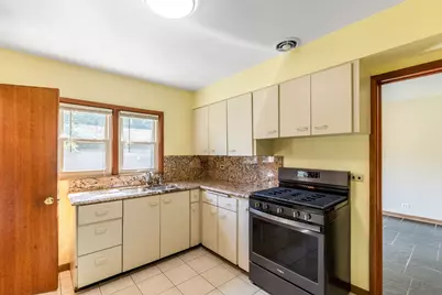 27 Pleasant Avenue, Highwood, IL 60040 - Photo 7