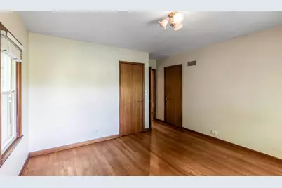 27 Pleasant Avenue, Highwood, IL 60040 - Photo 9