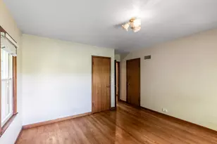 27 Pleasant Ave, Highwood, IL 60040 - Photo 9
