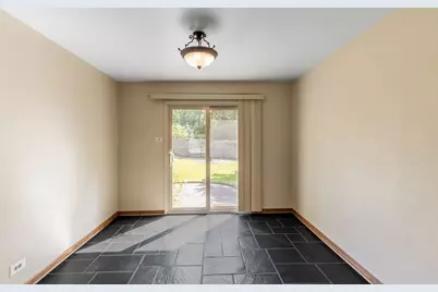 27 Pleasant Avenue, Highwood, IL 60040 - Photo 5