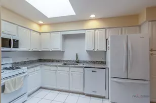 351 Town Pl Cir, Buffalo Grove, IL 60089 - Photo 13