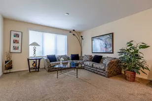 351 Town Pl Cir, Buffalo Grove, IL 60089 - Photo 7