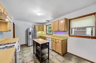 1740 Joanna Ave, Zion, IL 60099 - Photo 7