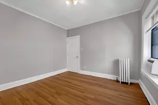 1239 W Greenleaf Ave, Chicago, IL 60626 - Photo 11