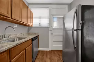 1239 W Greenleaf Ave, Chicago, IL 60626 - Photo 7