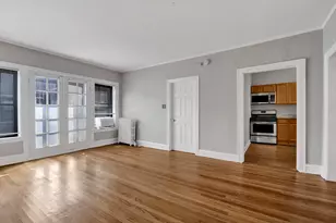 1239 W Greenleaf Ave, Chicago, IL 60626 - Photo 3