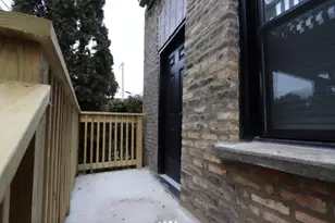 1318 W Erie St, Chicago, IL 60642 - Photo 13