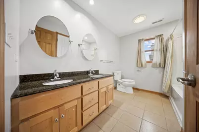 2158 Elmira Avenue, Des Plaines, IL 60018 - Photo 17