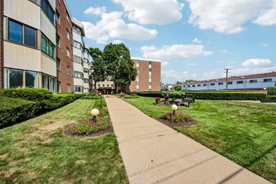 5500 Lincoln Avenue #507W, Morton Grove, IL 60053 - Photo 3