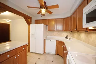 1101 Pleasant Run Dr, Wheeling, IL 60090 - Photo 7