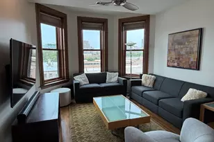 550 W Surf St, Chicago, IL 60657 - Photo 3