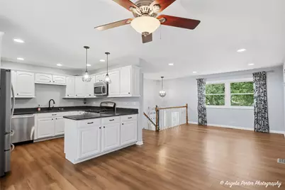 1011 Washington Avenue, Wauconda, IL 60084 - Photo 9