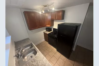 2000 W Jarvis Avenue #G, Chicago, IL 60645 - Photo 5