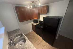 2000 W Jarvis Ave, Chicago, IL 60645 - Photo 5