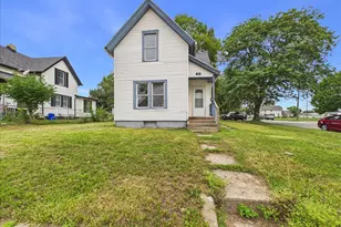 701 Montague St, Rockford, IL 61102 - Photo 1