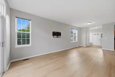 3133 Falling Waters Lane, Lindenhurst, IL 60046 - Photo 11