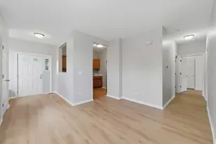 3133 Falling Waters Ln, Lindenhurst, IL 60046 - Photo 7