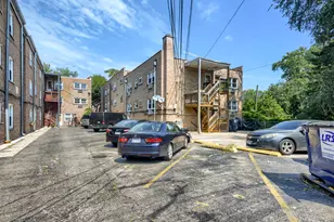 7133 N Damen Ave, Chicago, IL 60645 - Photo 15