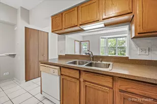 327 Gazebo Ln, Lombard, IL 60148 - Photo 11