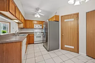 327 Gazebo Ln, Lombard, IL 60148 - Photo 9