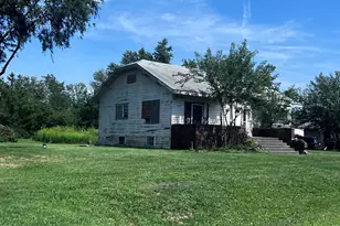 211 W 1st St S, Clarence, IL 60960 - Photo 5