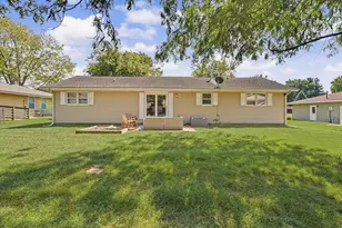908 Hillside Ct, Monticello, IL 61856 - Photo 35