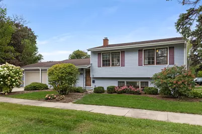 846 Hammerschmidt Avenue, Lombard, IL 60148 - Photo 1