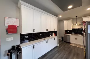 714 S Joliet St, Joliet, IL 60436 - Photo 5