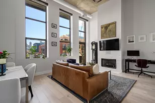 758 N Larrabee St, Chicago, IL 60654 - Photo 3