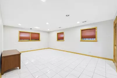 5007 Golf Road, Skokie, IL 60077 - Photo 13