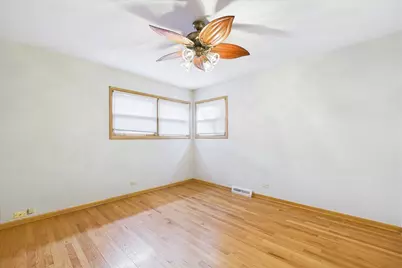 5007 Golf Road, Skokie, IL 60077 - Photo 9