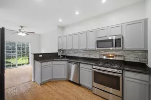 611 Lakeridge Ct, Naperville, IL 60563 - Photo 9