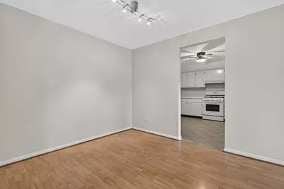 1133 S Finley Road #309, Lombard, IL 60148 - Photo 5