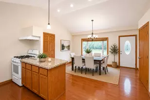 206 E Briarcliff Rd, Bolingbrook, IL 60440 - Photo 5