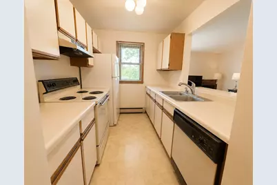 4316 W Shamrock Lane #2D, McHenry, IL 60050 - Photo 3