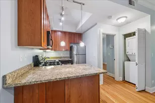 2241 5 N Lincoln Ave, Chicago, IL 60614 - Photo 3