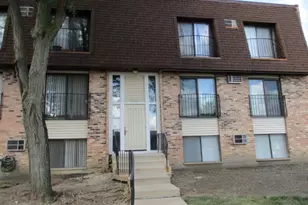 203 N Waters Edge Dr, Glendale Heights, IL 60139 - Photo 1