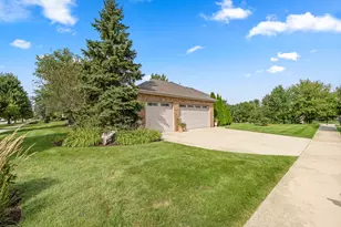 12991 Mayfair Dr, Lemont, IL 60439 - Photo 9