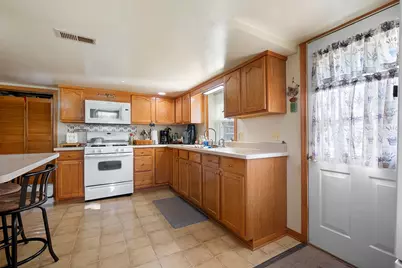 642 Wellington Avenue, Elgin, IL 60120 - Photo 27