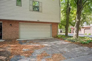 917A Cheshire Dr, Champaign, IL 61821 - Photo 33