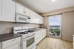 1960 N Lincoln Park W, Chicago, IL 60614 - Photo 15