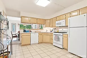 327 Cimarron Rd, Lombard, IL 60148 - Photo 11