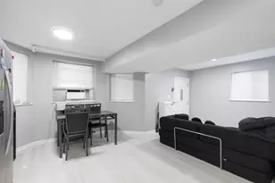 4018 W Oakdale Ave, Chicago, IL 60641 - Photo 15