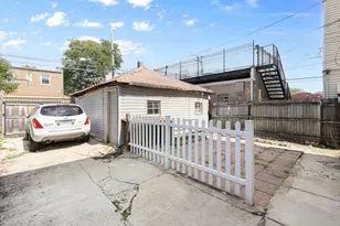 4018 W Oakdale Ave, Chicago, IL 60641 - Photo 23