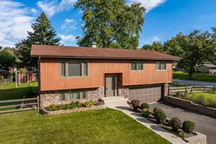 588 Kohley Rd, Lisle, IL 60532 - Photo 1
